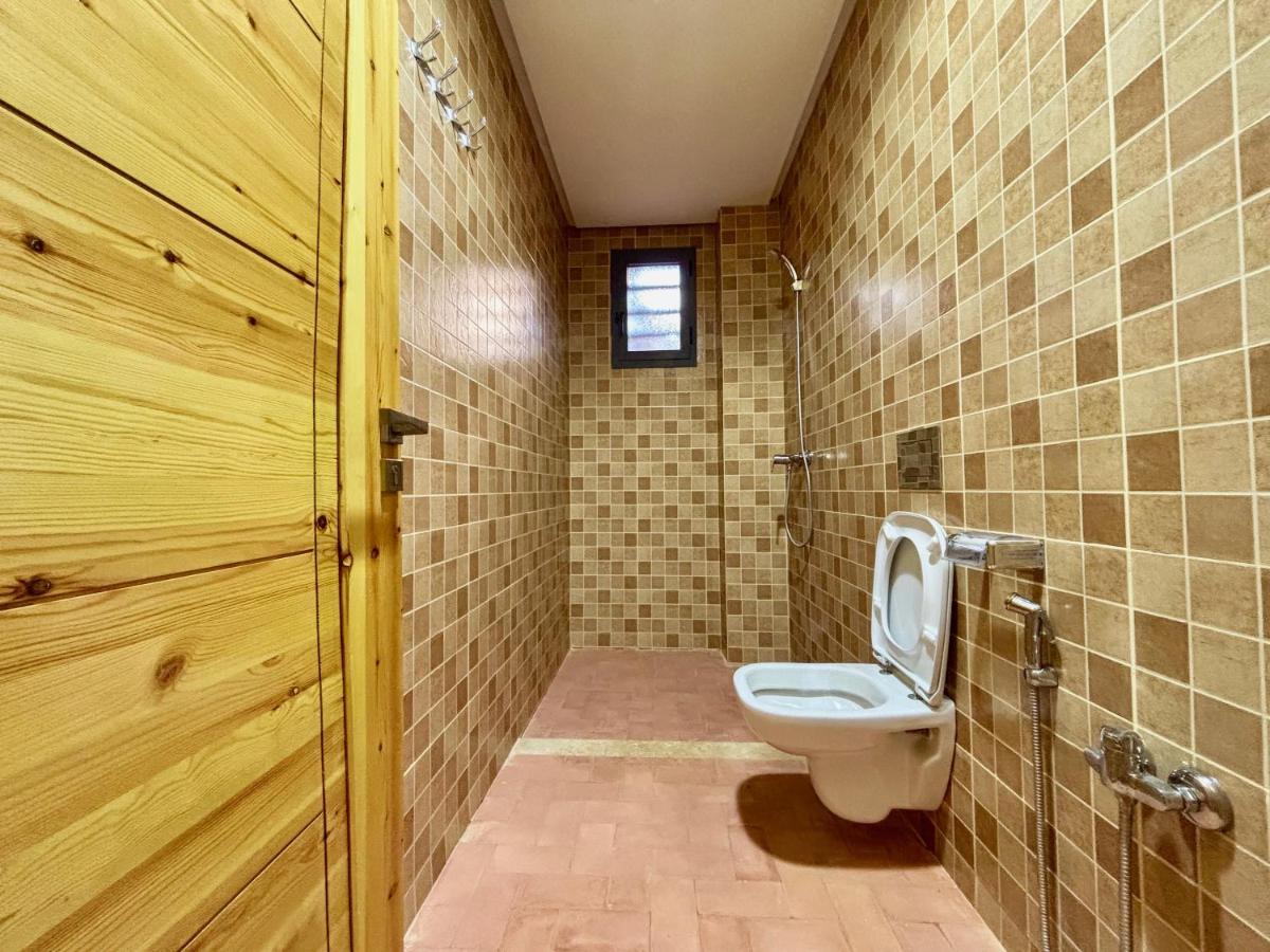 Appartement met 2 Slaapkamers en Uitzicht op het Zwembad