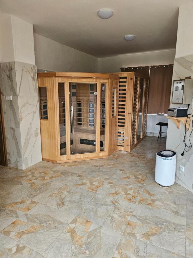Jasmine - turistická ubytovňa so soľnou jaskyňou a saunovým svetom - Ferienwohnung Vyšné Valice