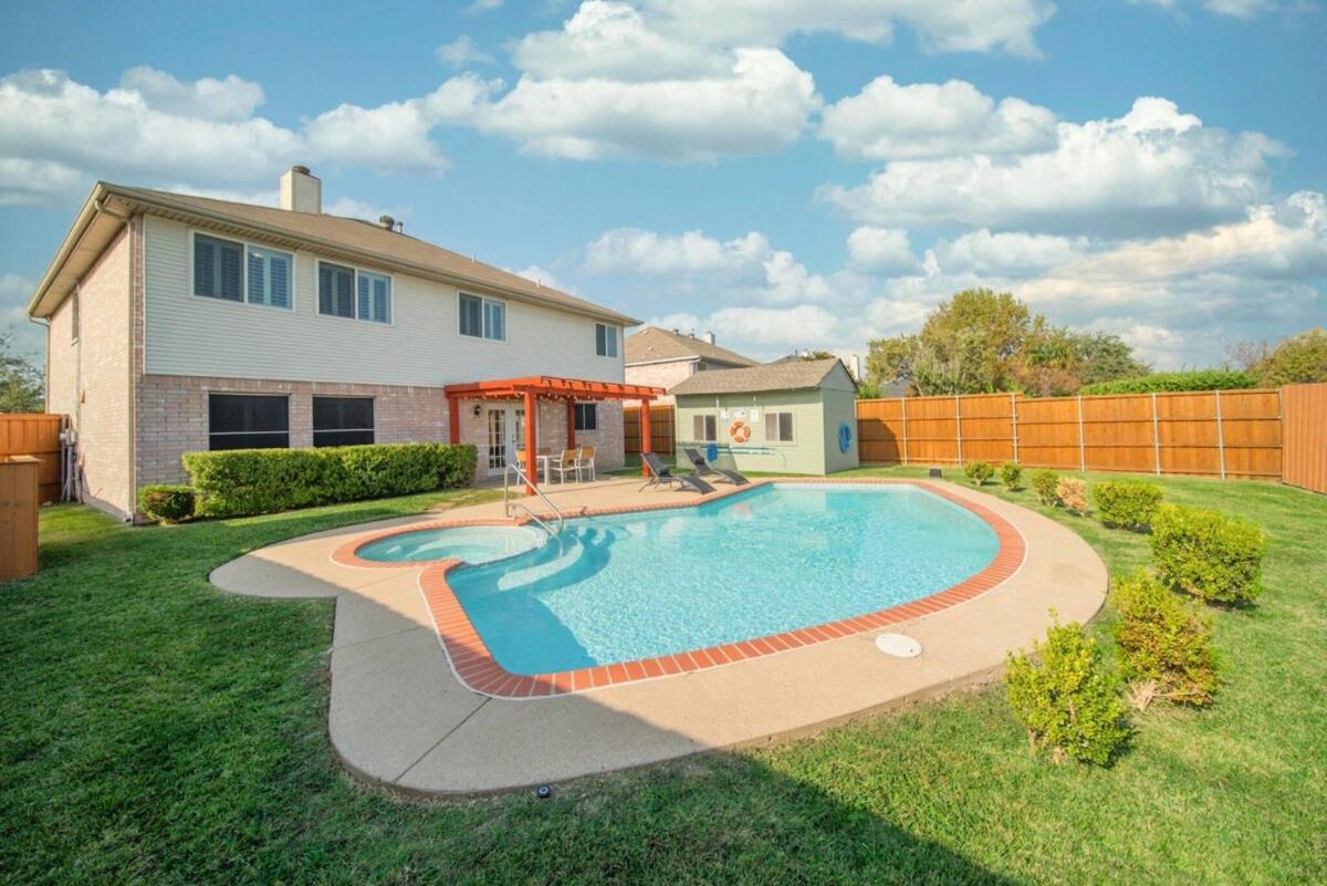 Heated Pool and Hot Tub - Game Room - Near Lakes - B&B