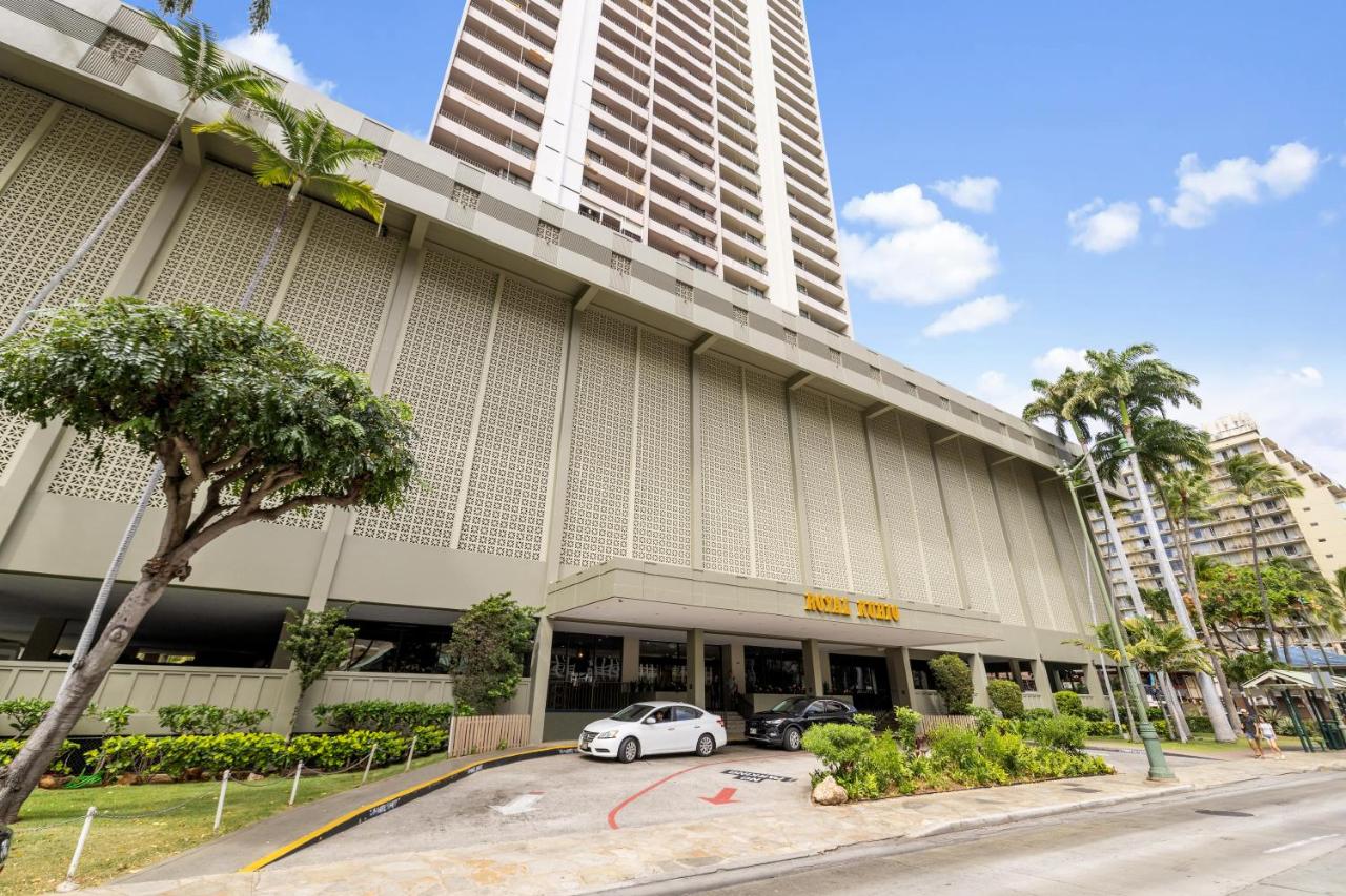 Royal Kuhio 1704 - Spacious Studio with Stunning Mountain Views in the Heart of Waikiki! - Chambres d'hôtes Honolulu