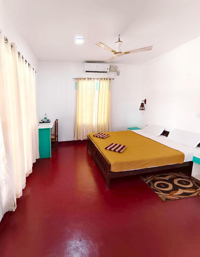 Deluxe Double Room with Balcony and Sea View