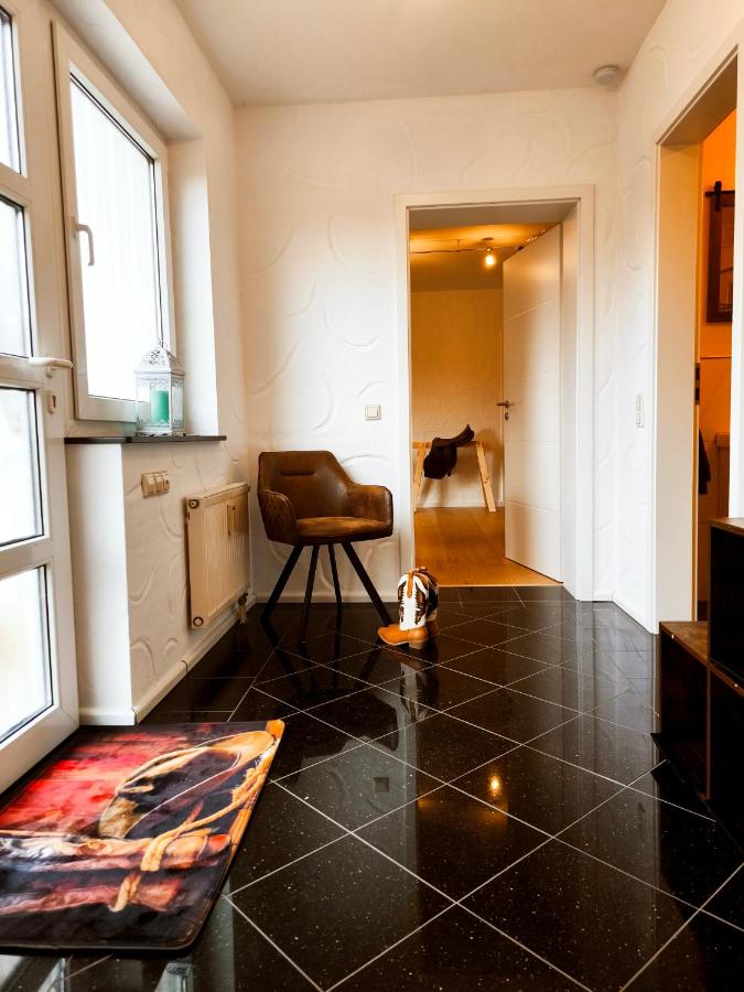 NEU - Wild Western Wohnung - 110 qm umgeben von Pferden am Fluss - B&B