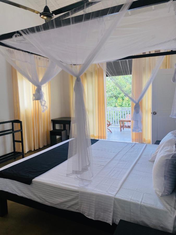 Chambre Lit King-Size - Vue sur Lac