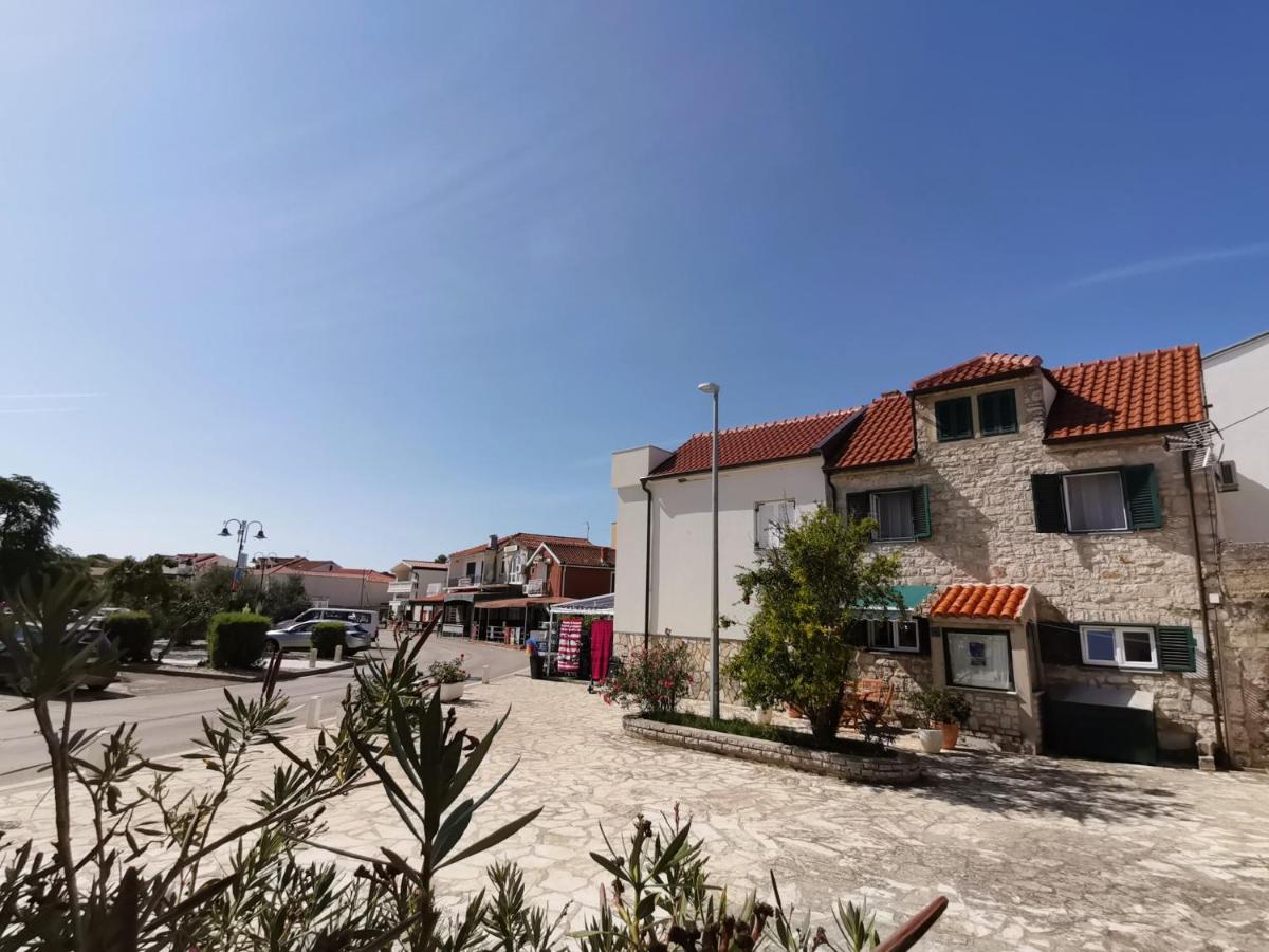 Charming Traditional Townhouse - Holiday Home Kata - Bed and Breakfast