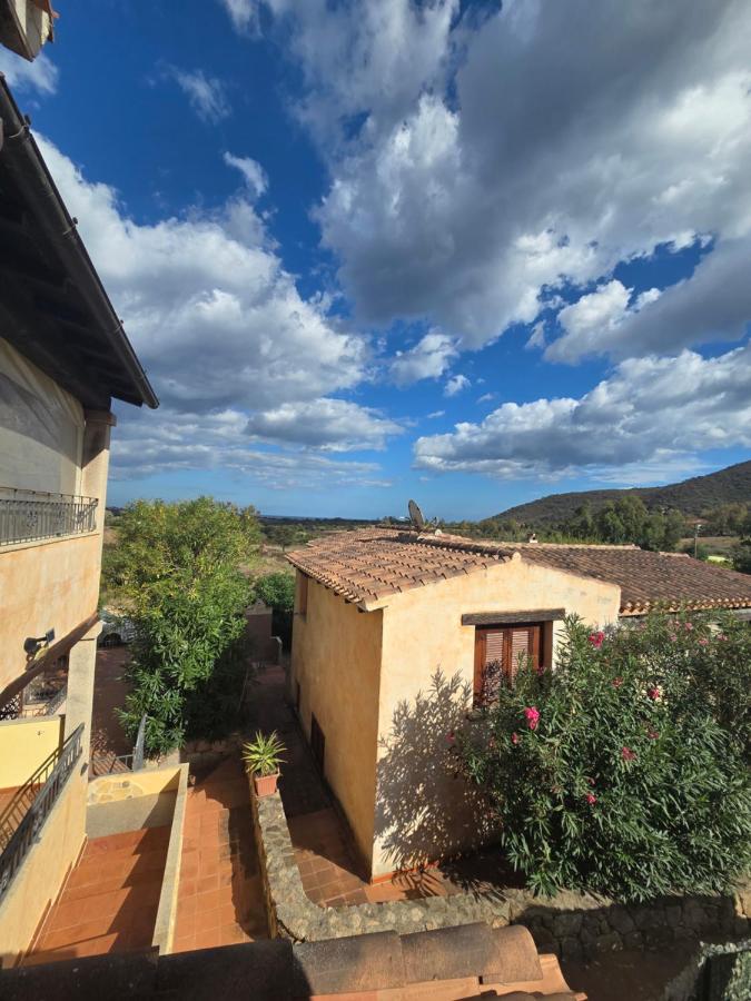 Trilocale Climatizzato L'OLEANDRO Tanaunella - B&B Tanaunella