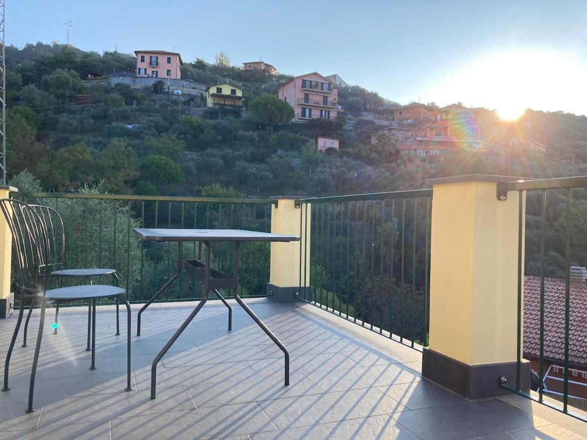 Appartamento Pompelmo 1 piano terrazzo piccolo giardino - B&B