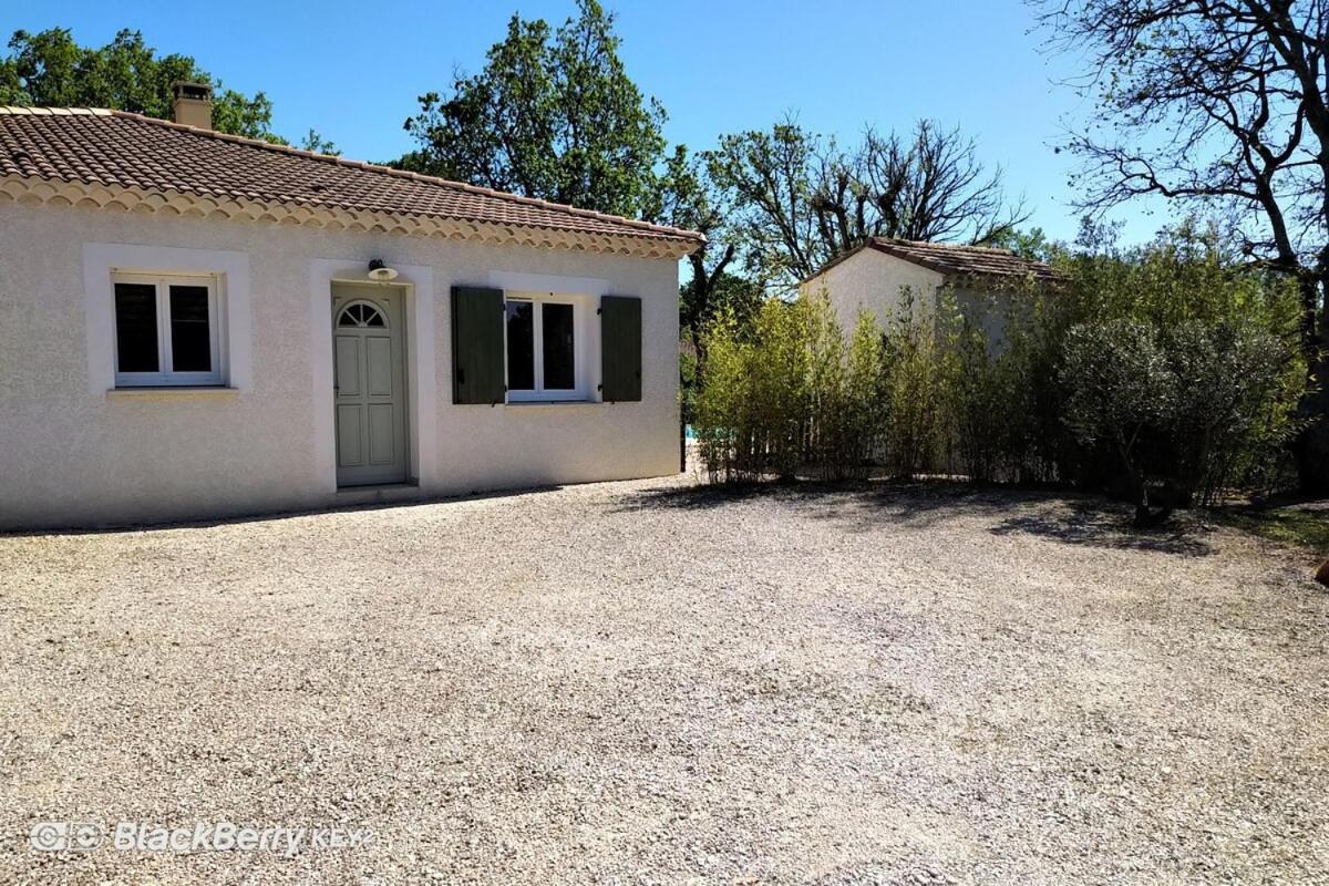 Belle maison avec piscine et terrain entièrement clôturé - B&B Saint-Privat-de-Champclos