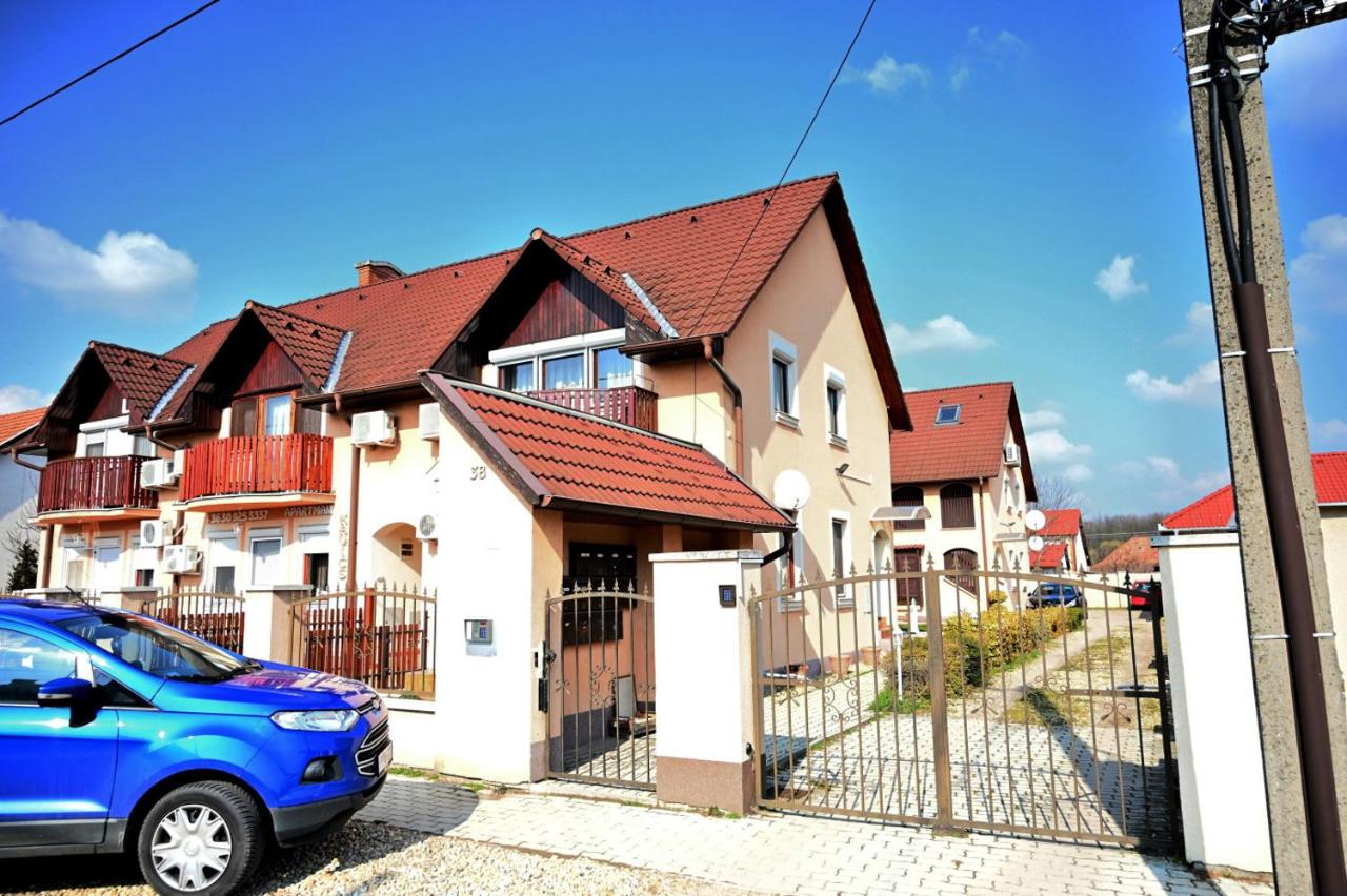 Liszkai Apartman - Ferienwohnung