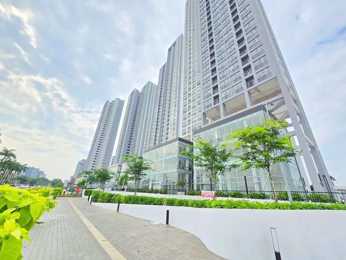 ABHOME "FLORA SUITE" Midas Seri Alam #Mall #Masai JB - B&B Masai