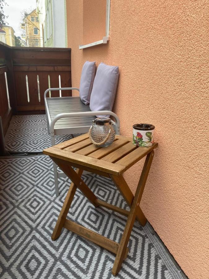 Ferienwohnung im Zentrum mit Balkon und Parkplatz - Bed and Breakfast Gmunden