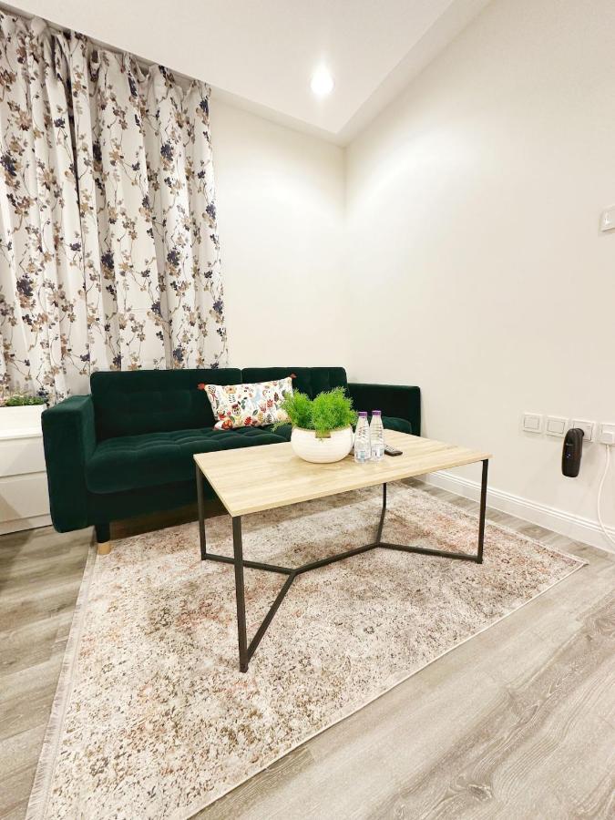 Stylish Studio, Side Entrance 101 - B&B