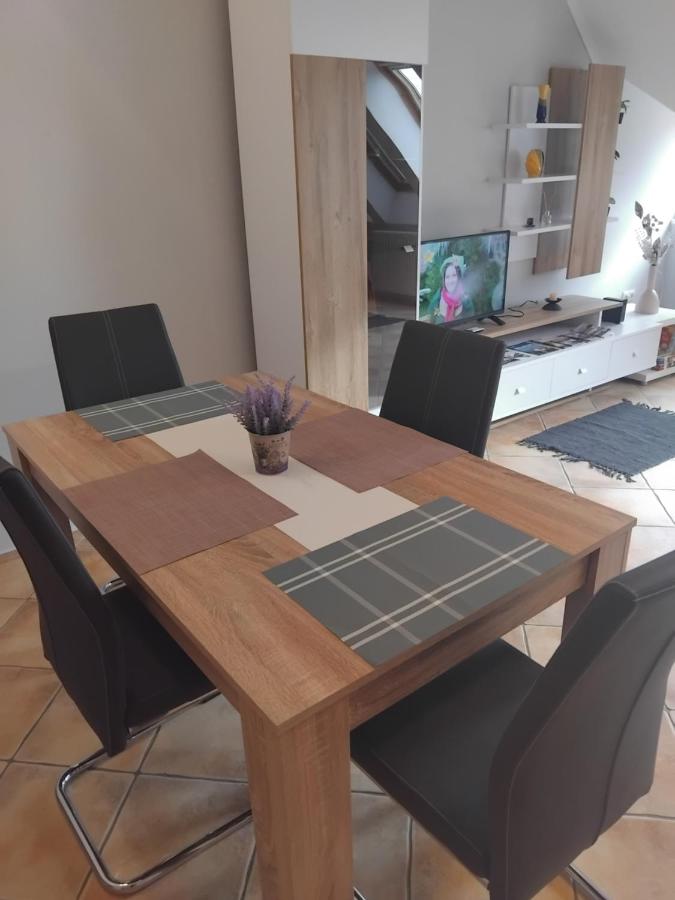 Kincs apartman - B&B