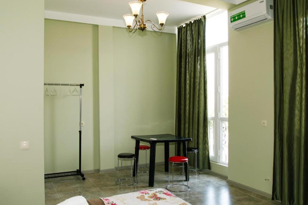 Dreibettzimmer mit Bad