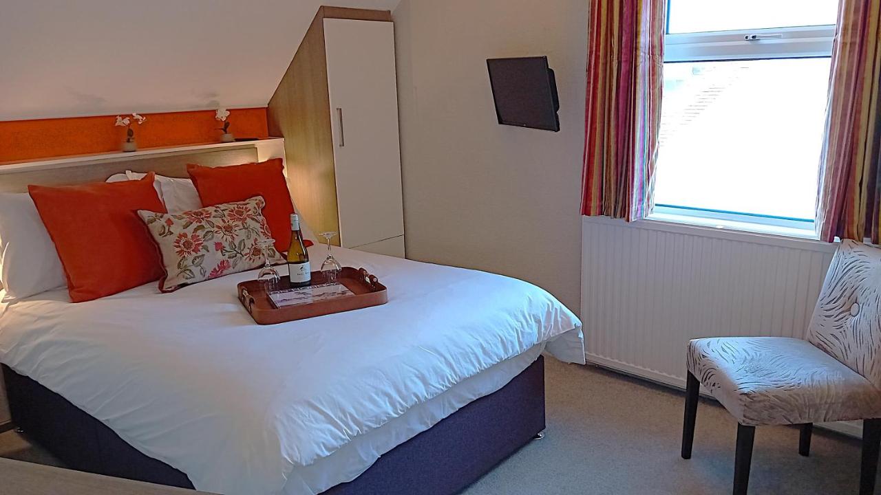 Second-Floor Double Suite