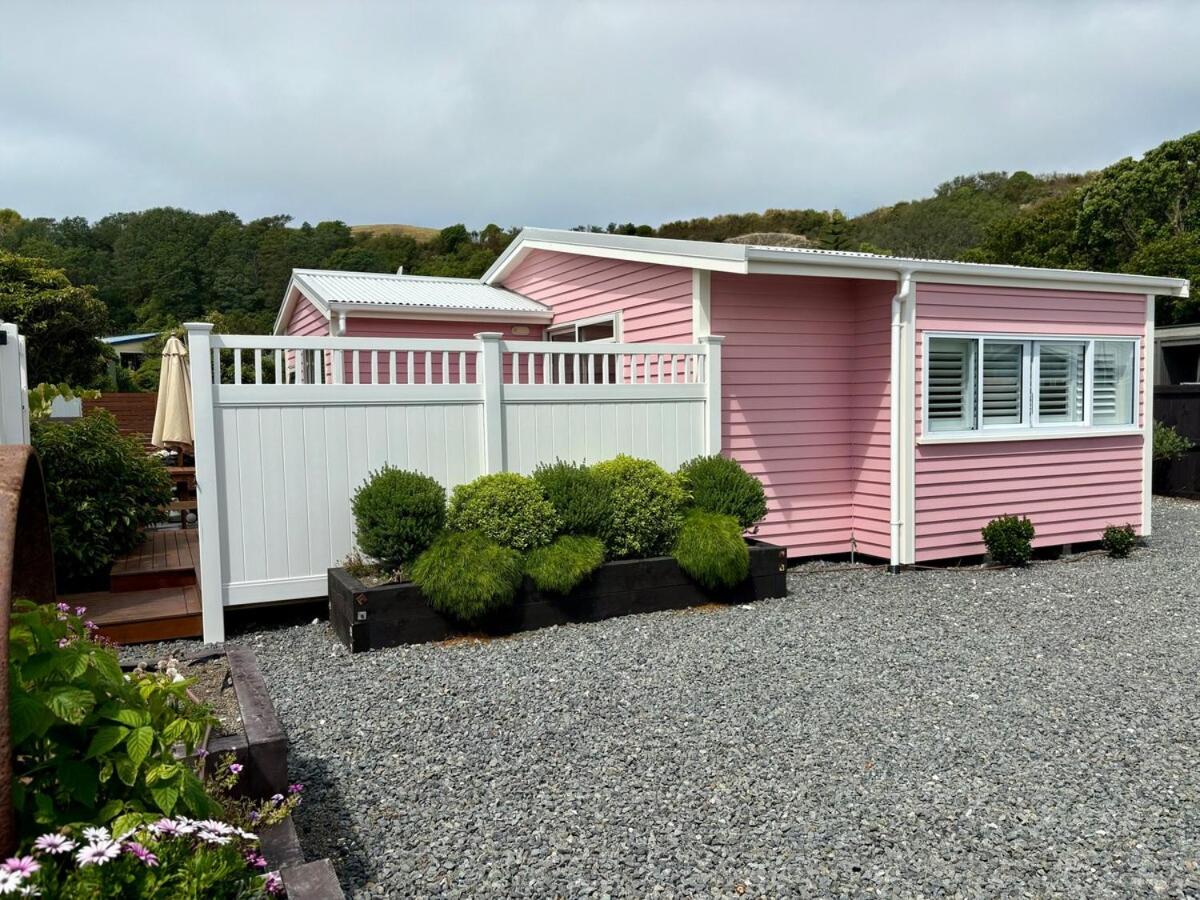 Pink Palace , South Bay Kaikoura - B&B