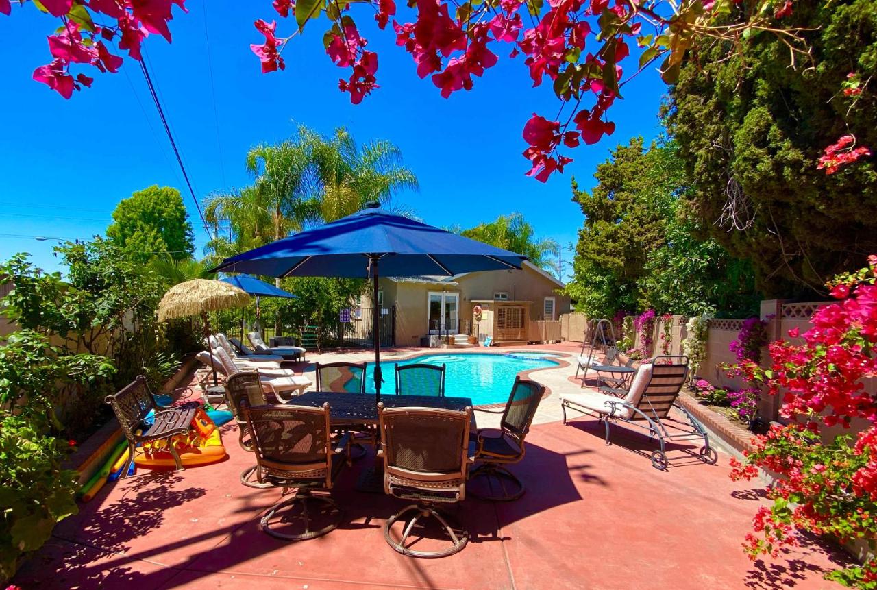 Disneyland Paradise 6 BedRoom 4 Bathroom Pool Spa Games - B&B