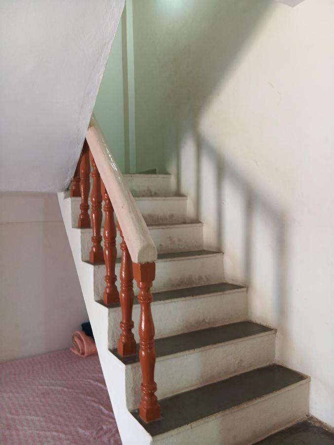 Swanky Midtown Holiday Inn 2BHK - B&B