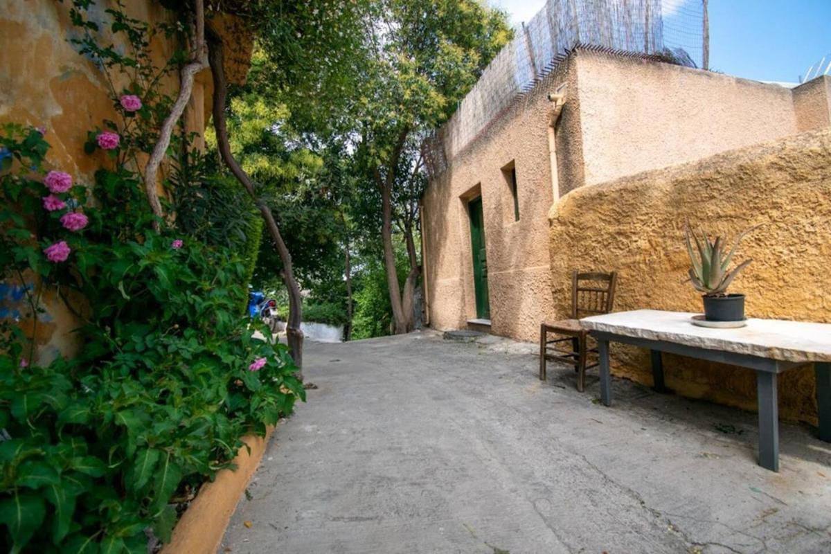 Anafiotika FOS Cycladic Home! - Bed and Breakfast Athene