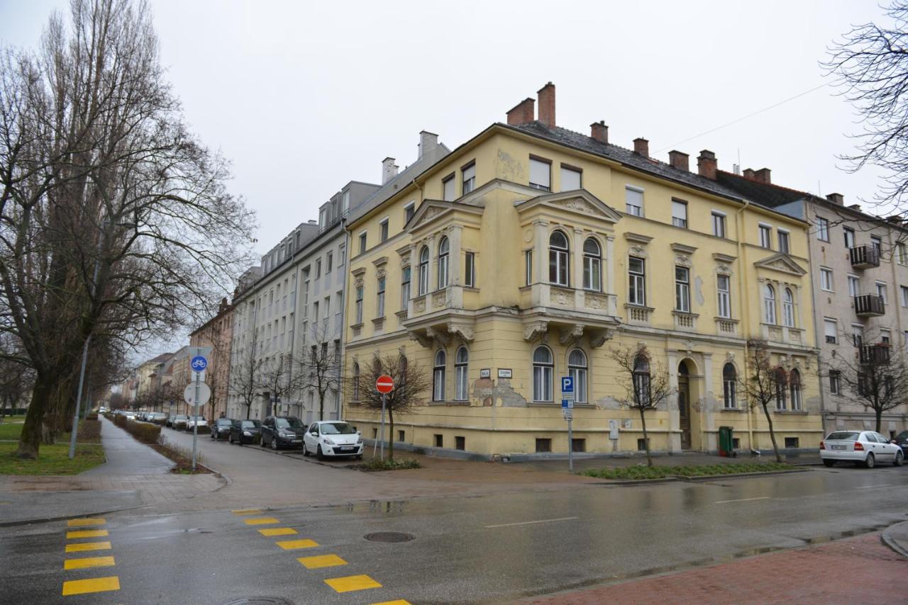 Goger Apartman - B&B