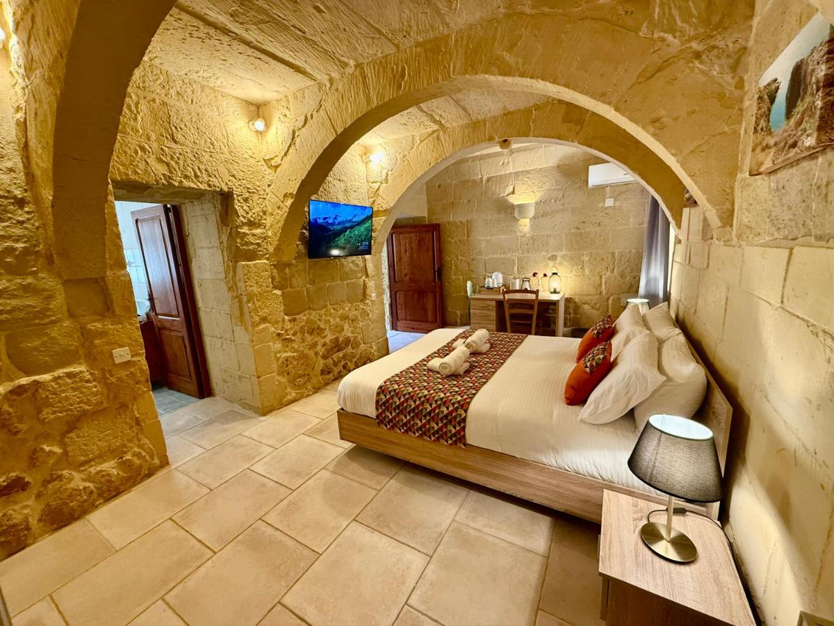 Triple Room with Bath