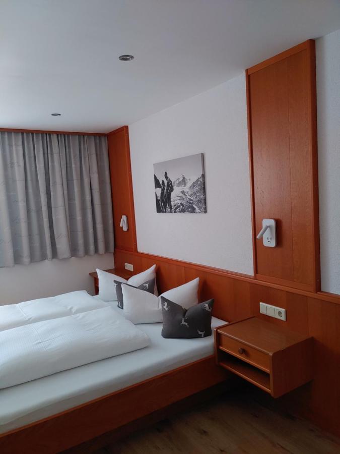 One-Bedroom Apartment with Balcony