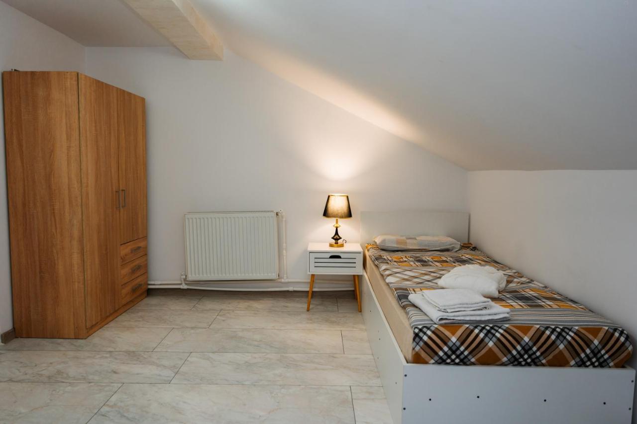 Appartamento con 3 Camere da Letto