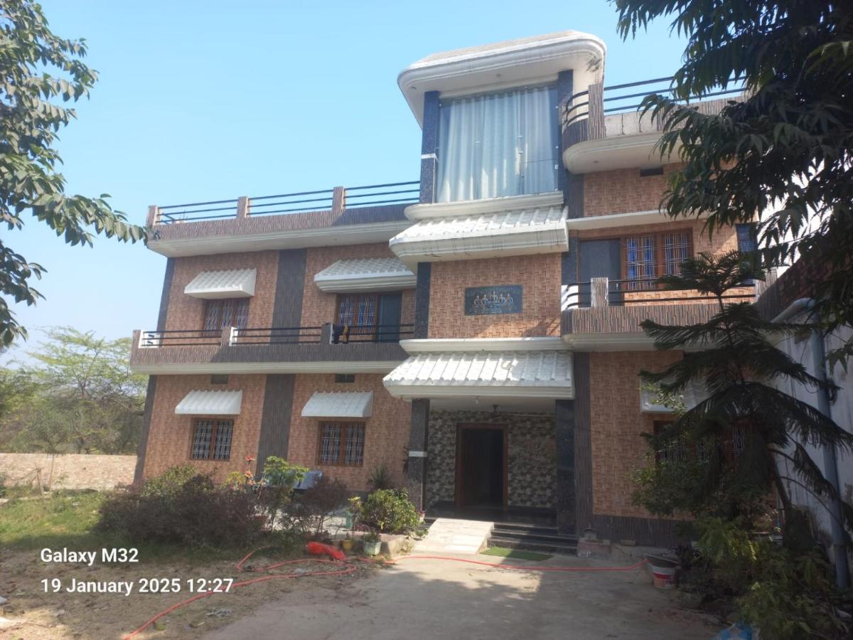 HOTEL GAYATRI Palace - Bed and Breakfast