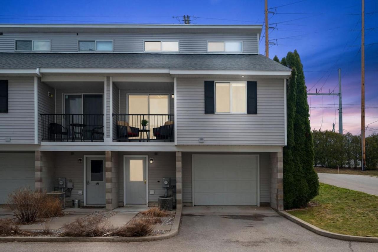 Japandi, 3BD Townhome Near Downtown, Beach and Wineries - B&B