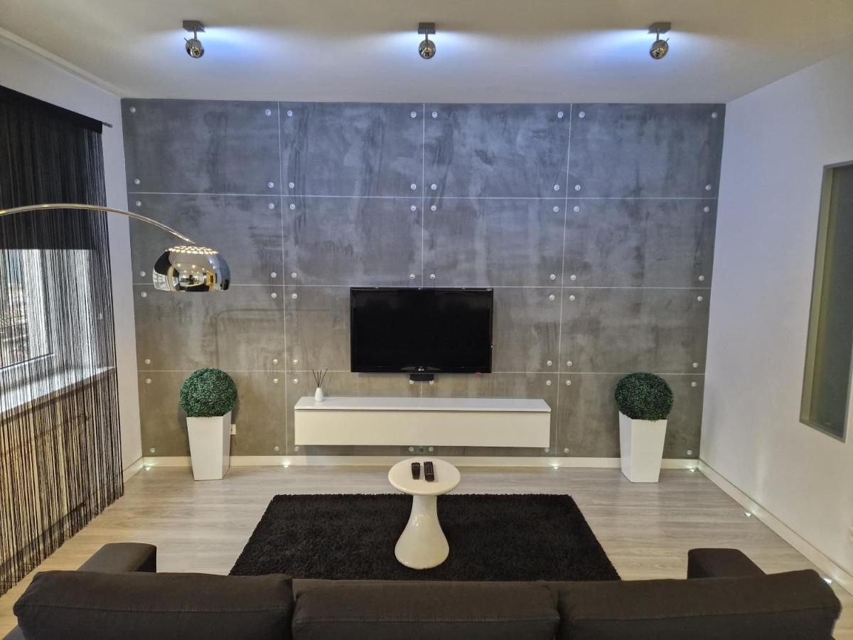 Studio mit Schlafsofa