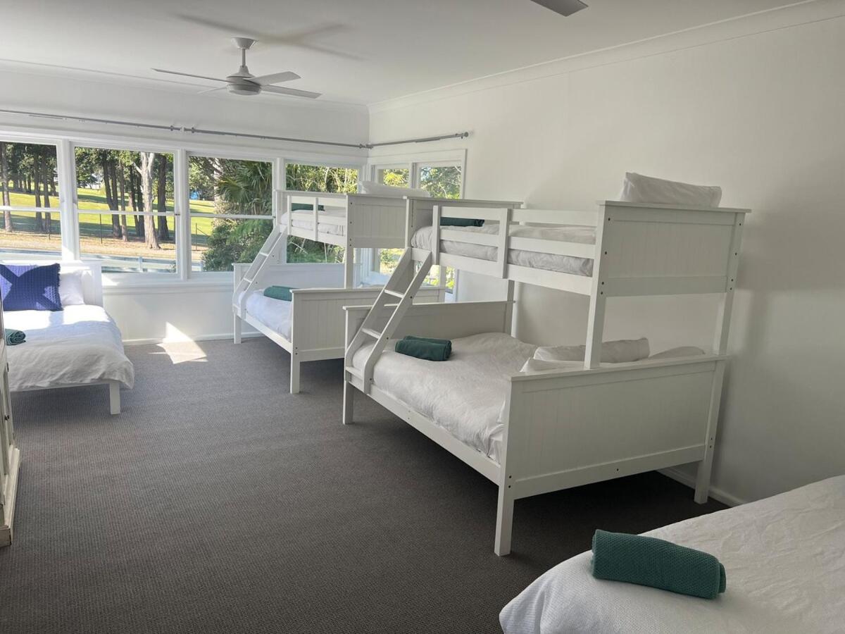 Mollymook- Walk to Beach, Surf, Golf Course & Club - B&B