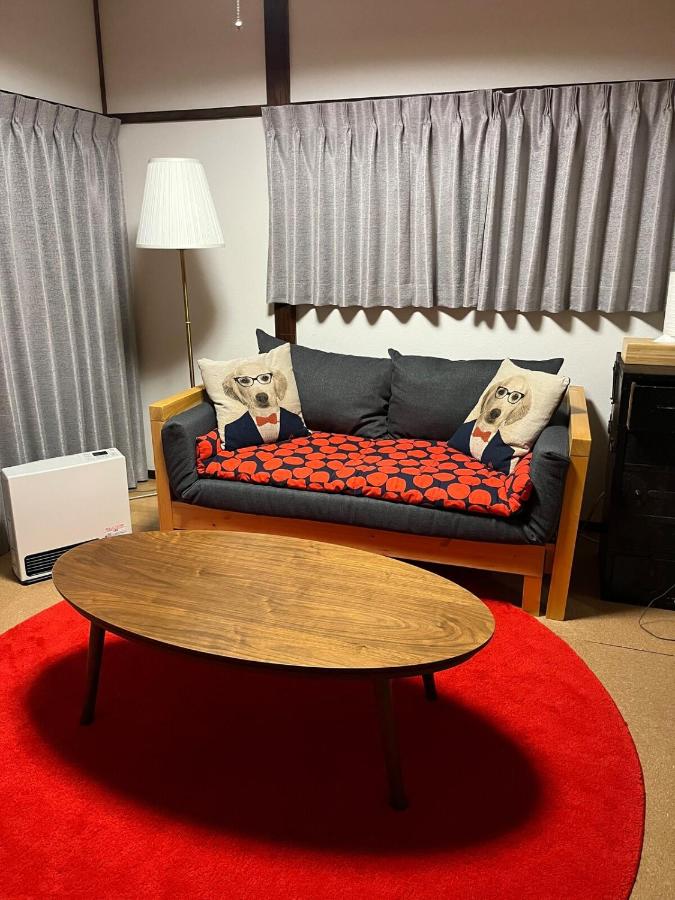 The Beagles - B&B Iida