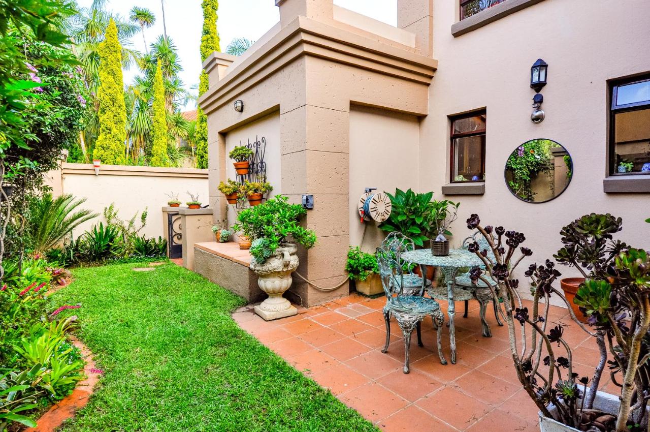 Villa Toledo - solar home - Chambres d’hôtes Pretoria