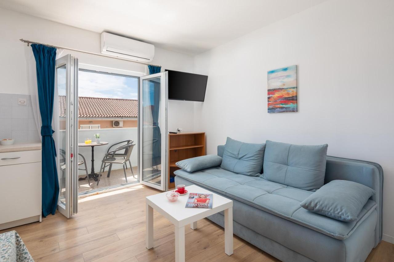 Apartment mit Balkon