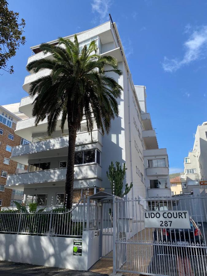 Beachfront Promenade Apartment Sea Point - Walk To Cafes! Cape Town - B&B Città del Capo