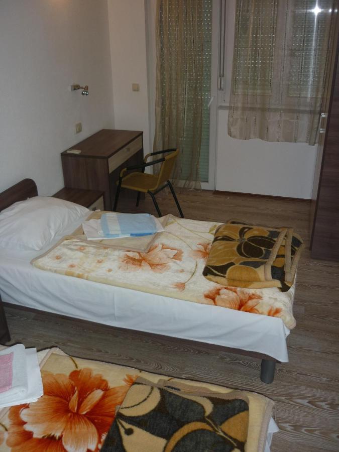 Twin Room with Shower