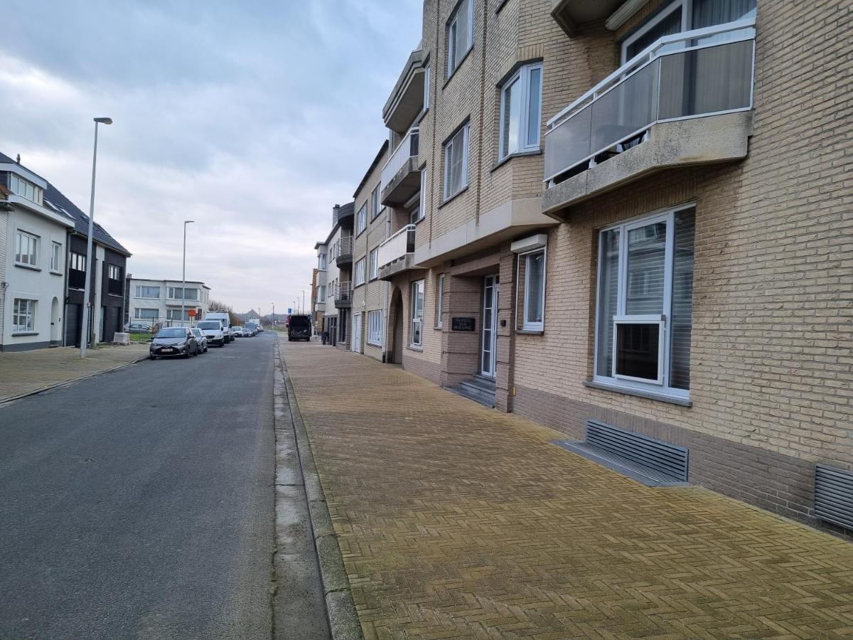 Cosy 3 bedroom apartment near the beach T112 - B&B Ostenda