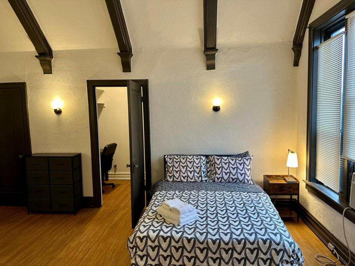 Studio By WashU med campus and BJC - Ferienwohnung St. Louis