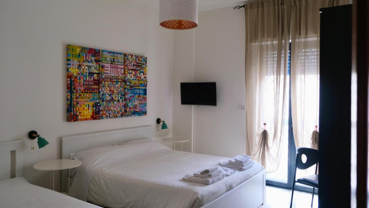 Basic Triple Room with Shared Bathroom