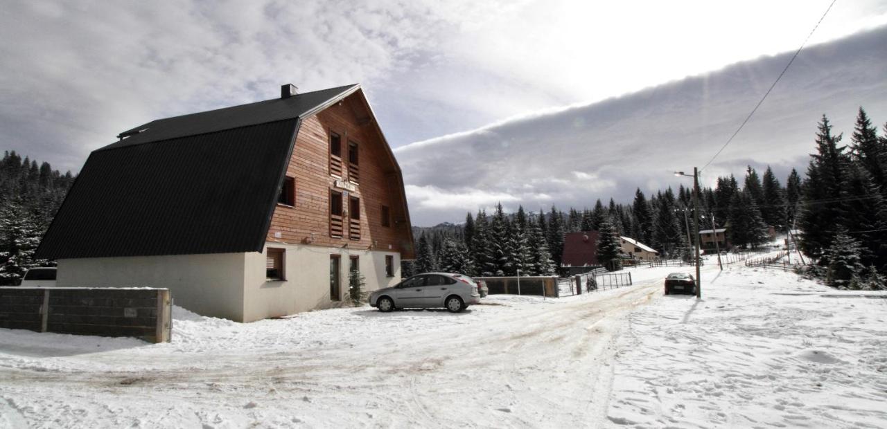 B&B Jahorina - Guest House Alpha Ski Camp - Bed and Breakfast Jahorina