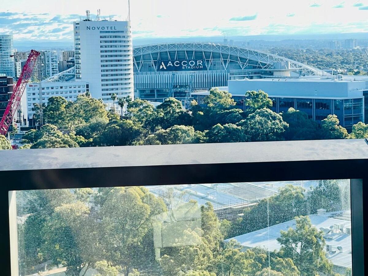 Olympic Park Amazing 2 bed 2 bath Condo Parking,Wi-Fi - B&B Sydney