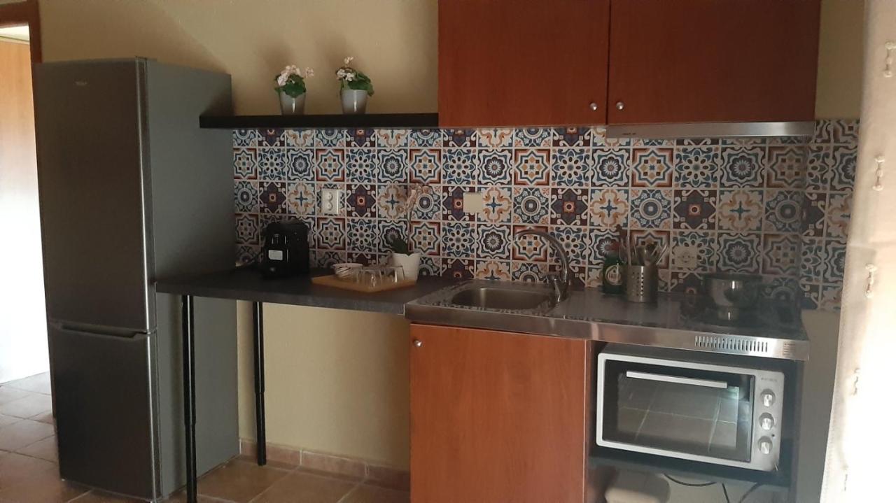Ydna Family Hotel Apartments - Chambres d'hôtes Poseídi