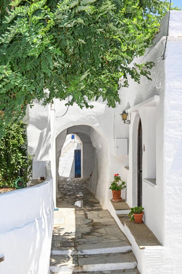 Stone Grey Arnados - B&B