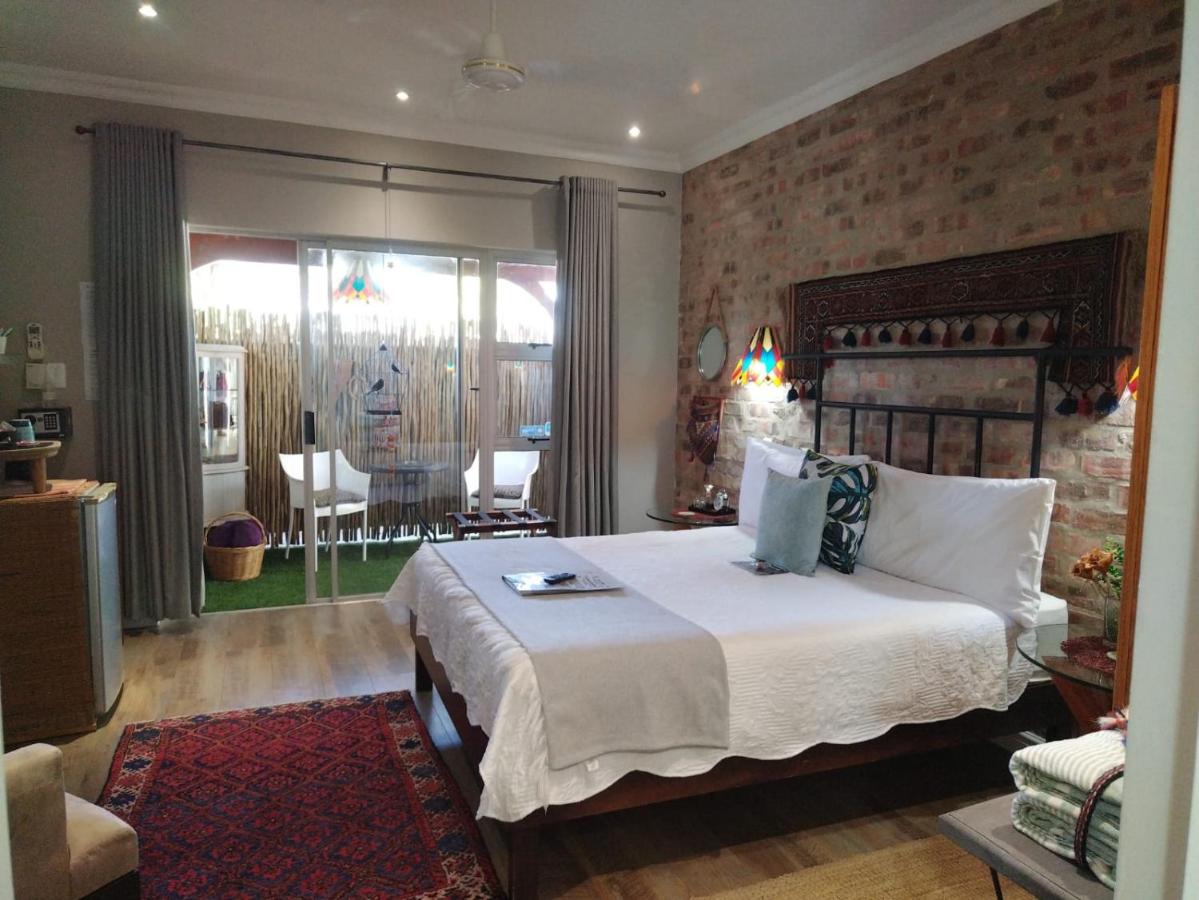 Luxury Queen Room
