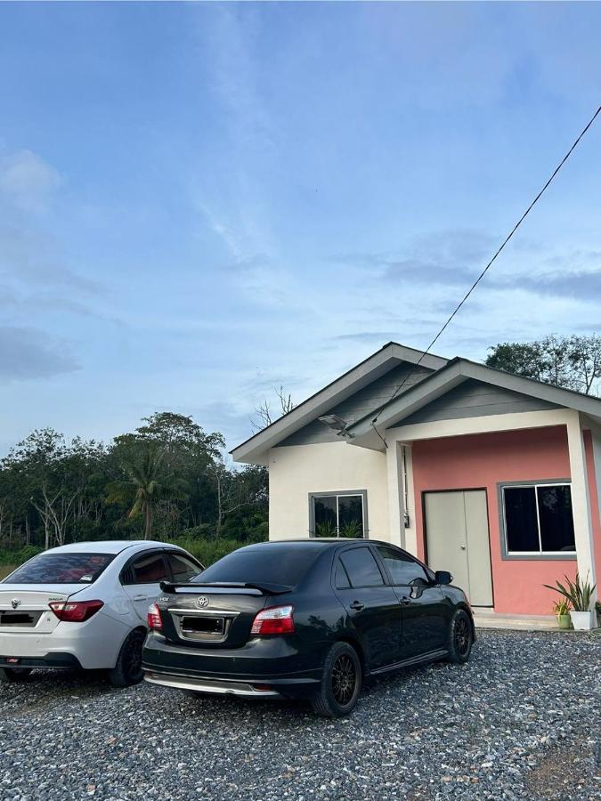 Zamila Homestay - B&B Arau