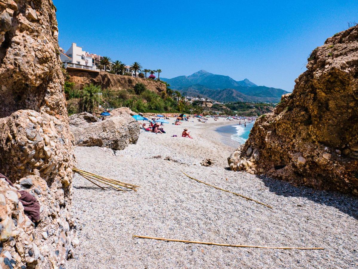 Beachfront apartment with sea view at Burriana beach, Nerja - Ferienwohnung Nerja