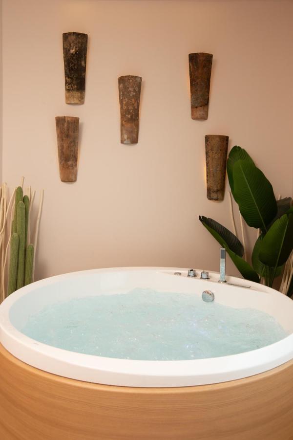 Suite romantique Ibiza, Jacuzzi, Spa - B&B Estrasburgo