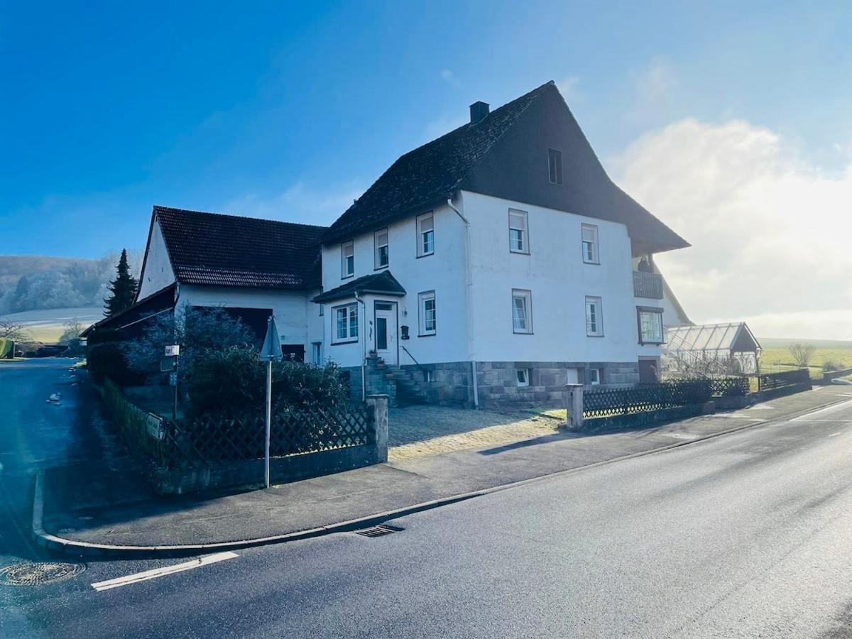 Moderne Ferienwohnung nahe Schloss und Dreienberg - Ferienwohnung