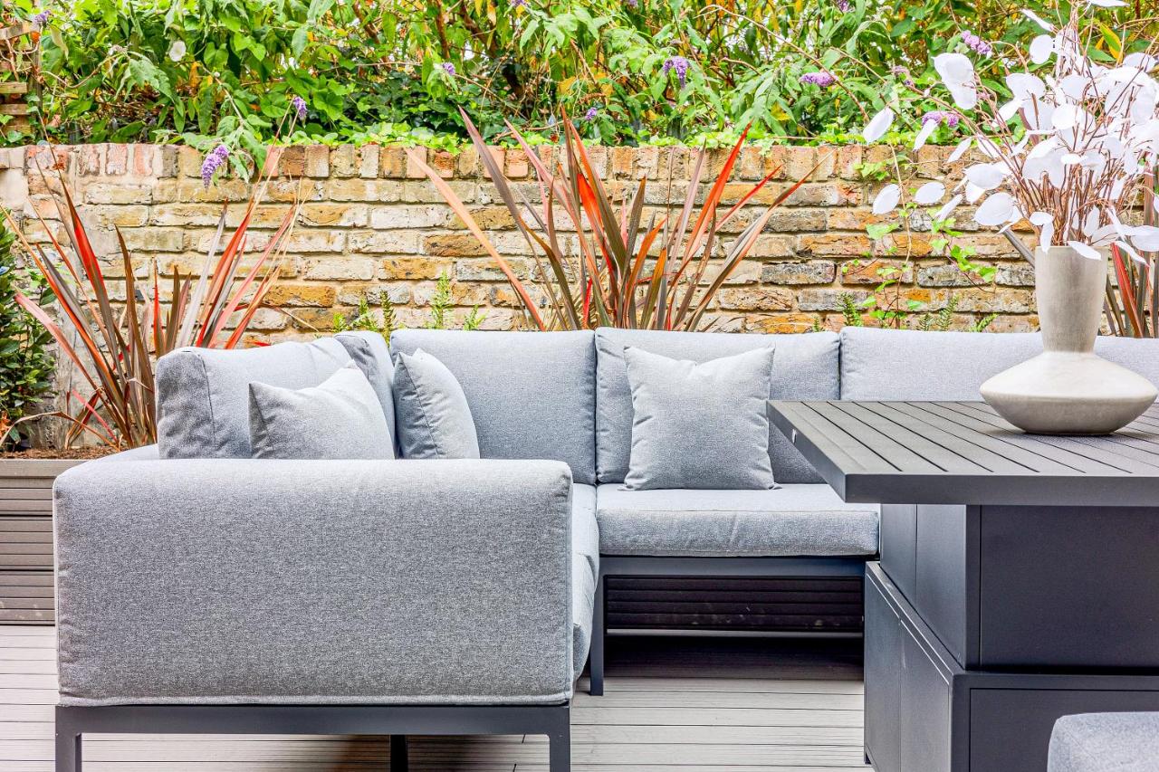 Astounding 4BR Haven with garden Queens Park Tube - B&B London