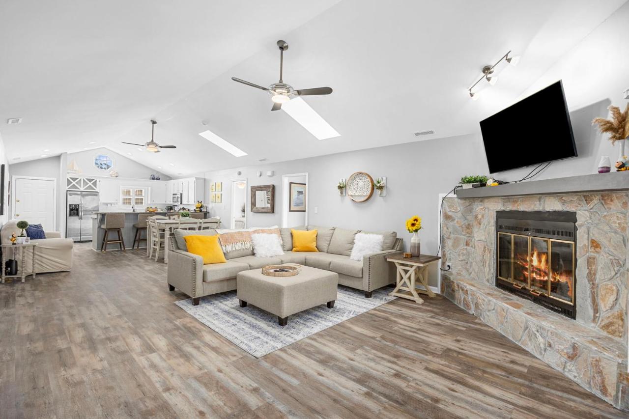 NEW POOL & Spa Coming May 2025 - NEW HOT TUB Available now- Dog friendly 4BR private home 6Min Walk to Beach - Ferienwohnung Myrtle Beach