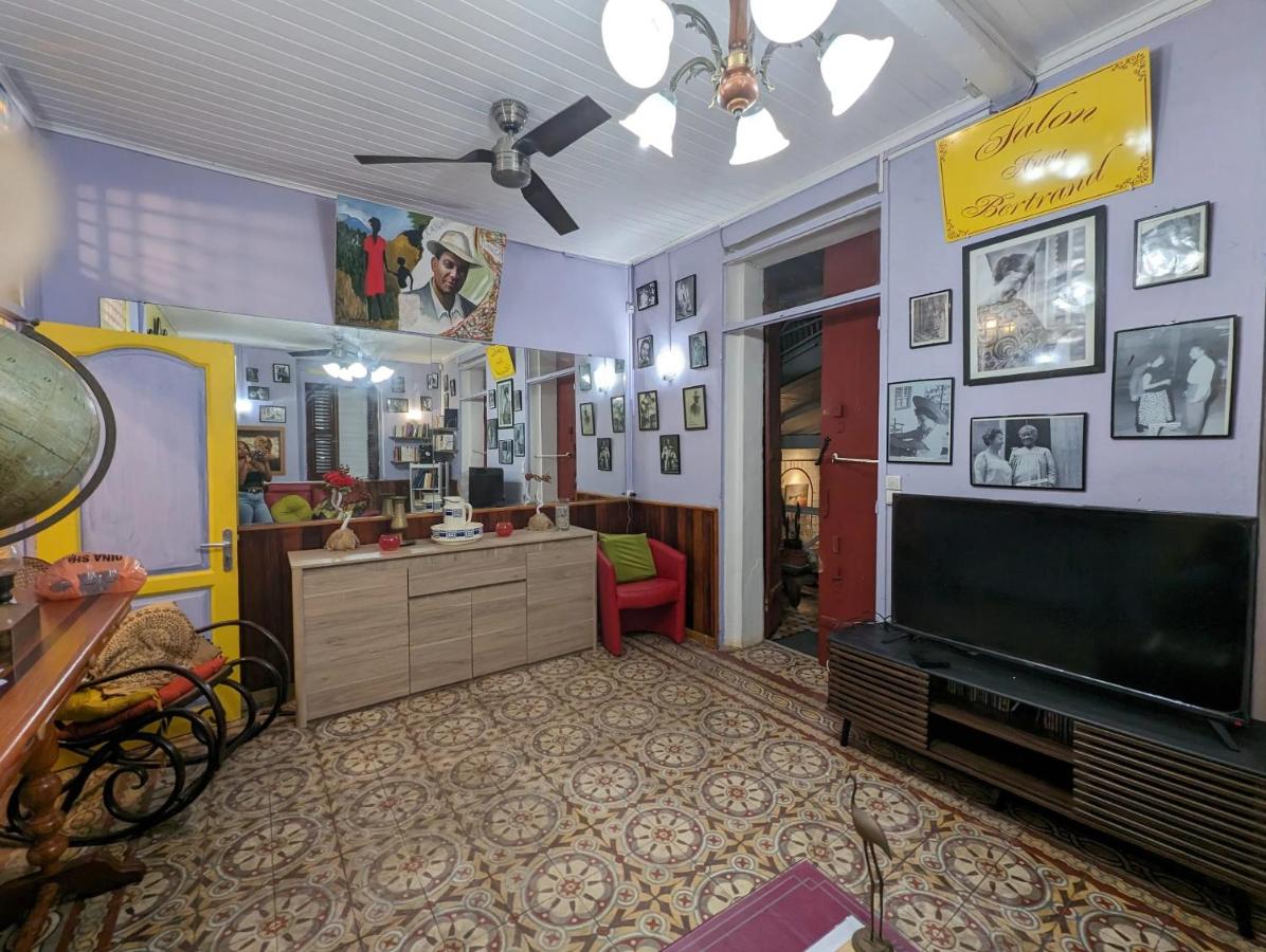 Maison confortable à Fort-de-France avec espace extérieur - B&B Fort-de-France
